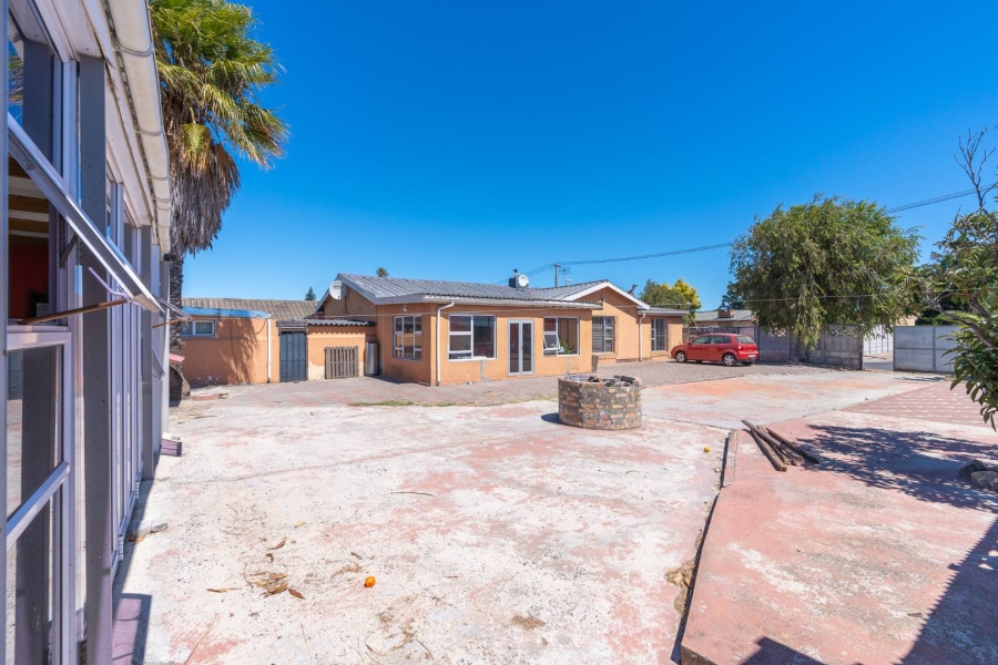 5 Bedroom Property for Sale in Kraaifontein Western Cape